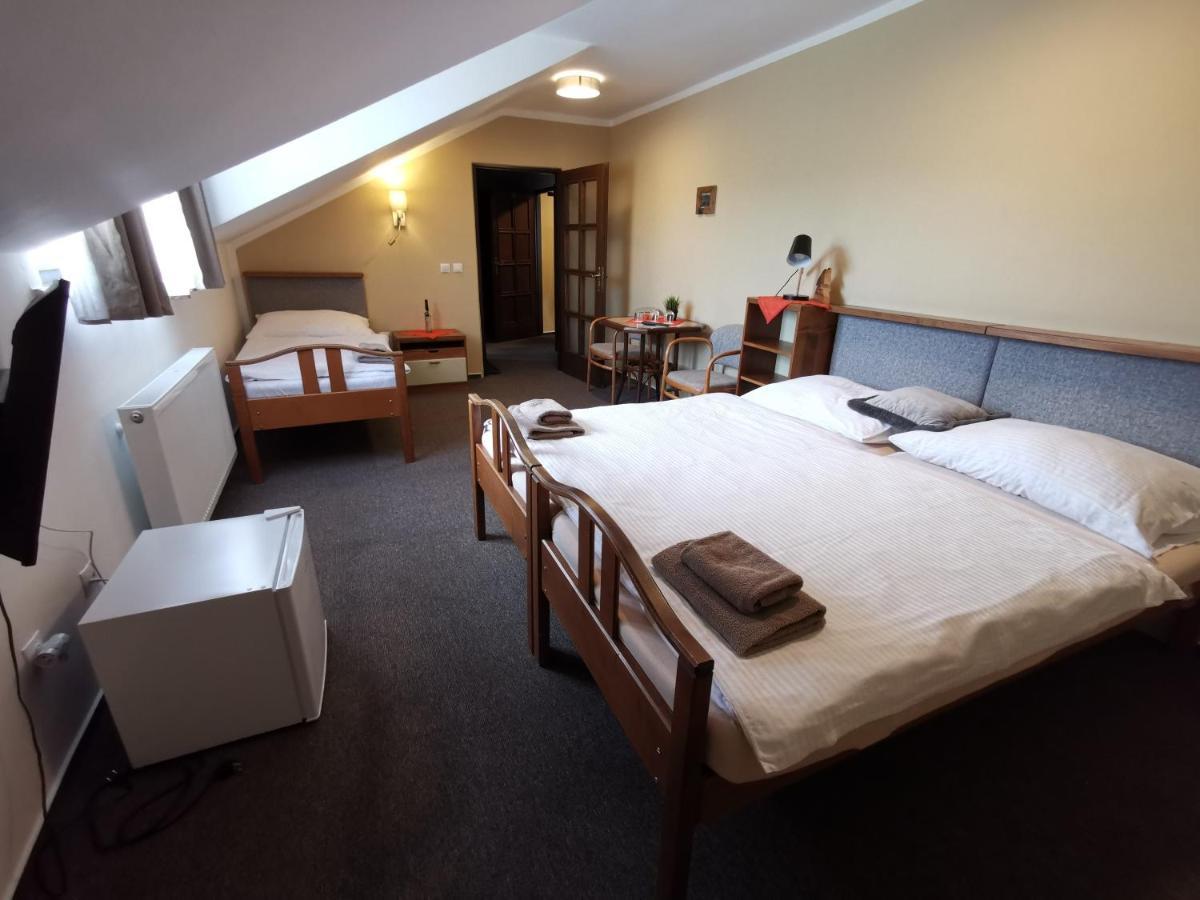 Hotel Stary Mlyn Єсеник Екстер'єр фото