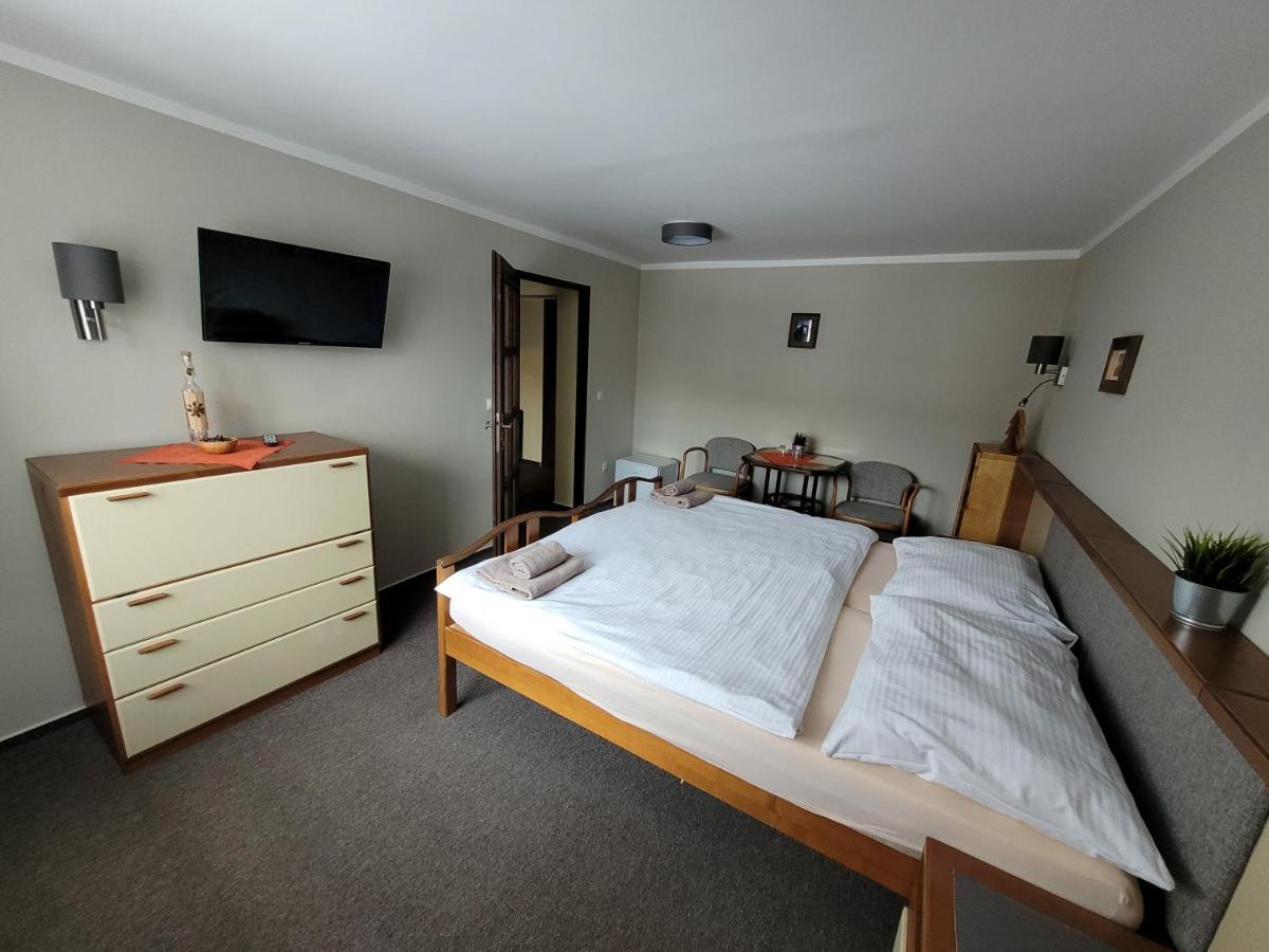 Hotel Stary Mlyn Єсеник Екстер'єр фото