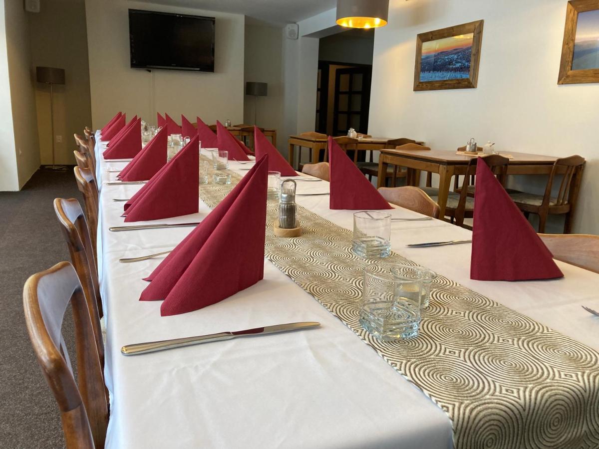 Hotel Stary Mlyn Єсеник Екстер'єр фото